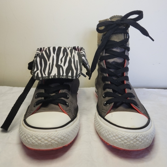 Suede Converse Allstars Hightops - Picture 4 of 12